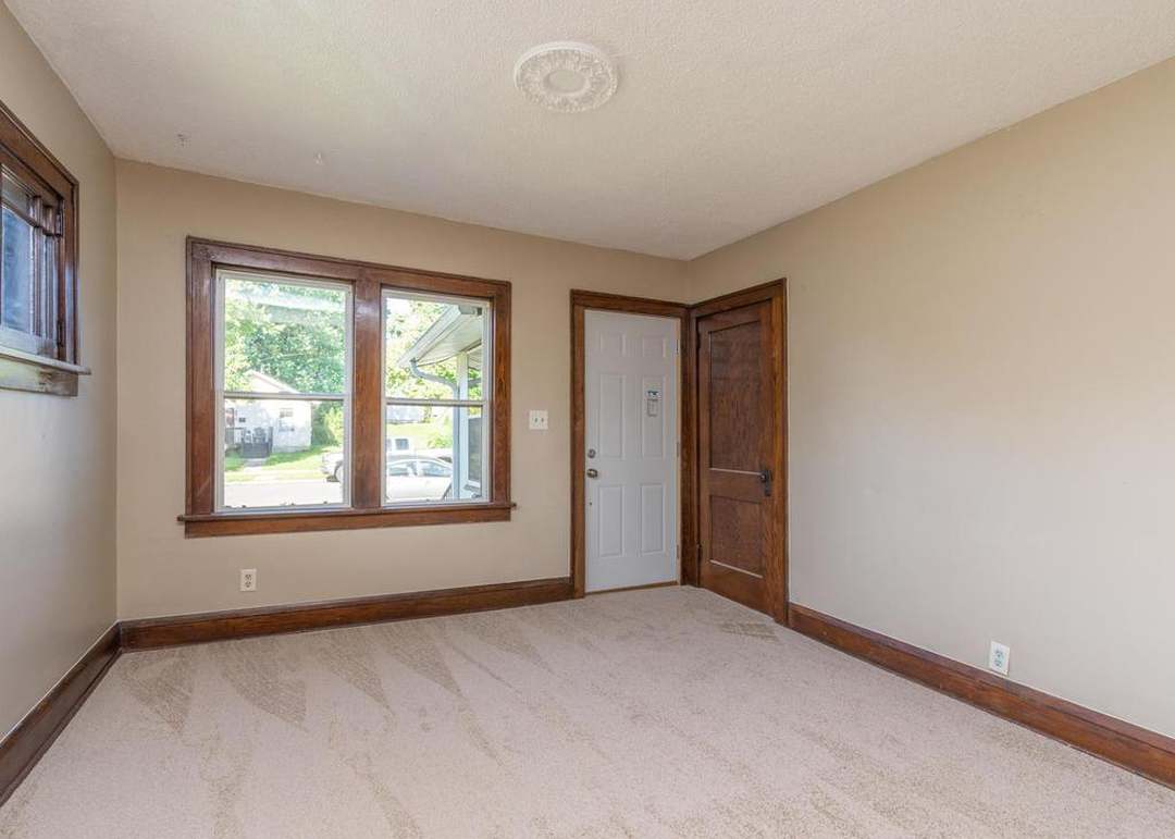 3240 Irving Ave N, Minneapolis, MN 55412