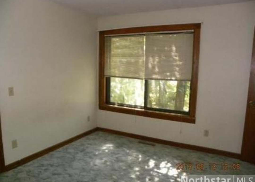 5137 Woodridge Rd, Minnetonka, MN 55345