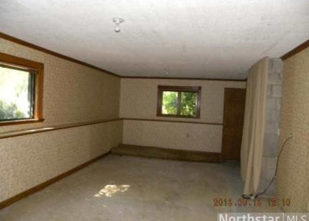 5137 Woodridge Rd, Minnetonka, MN 55345