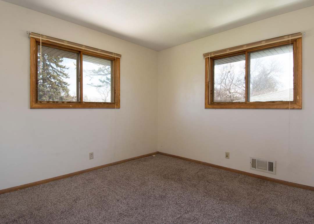6219 Regent Ave N, Brooklyn Center, MN 55429