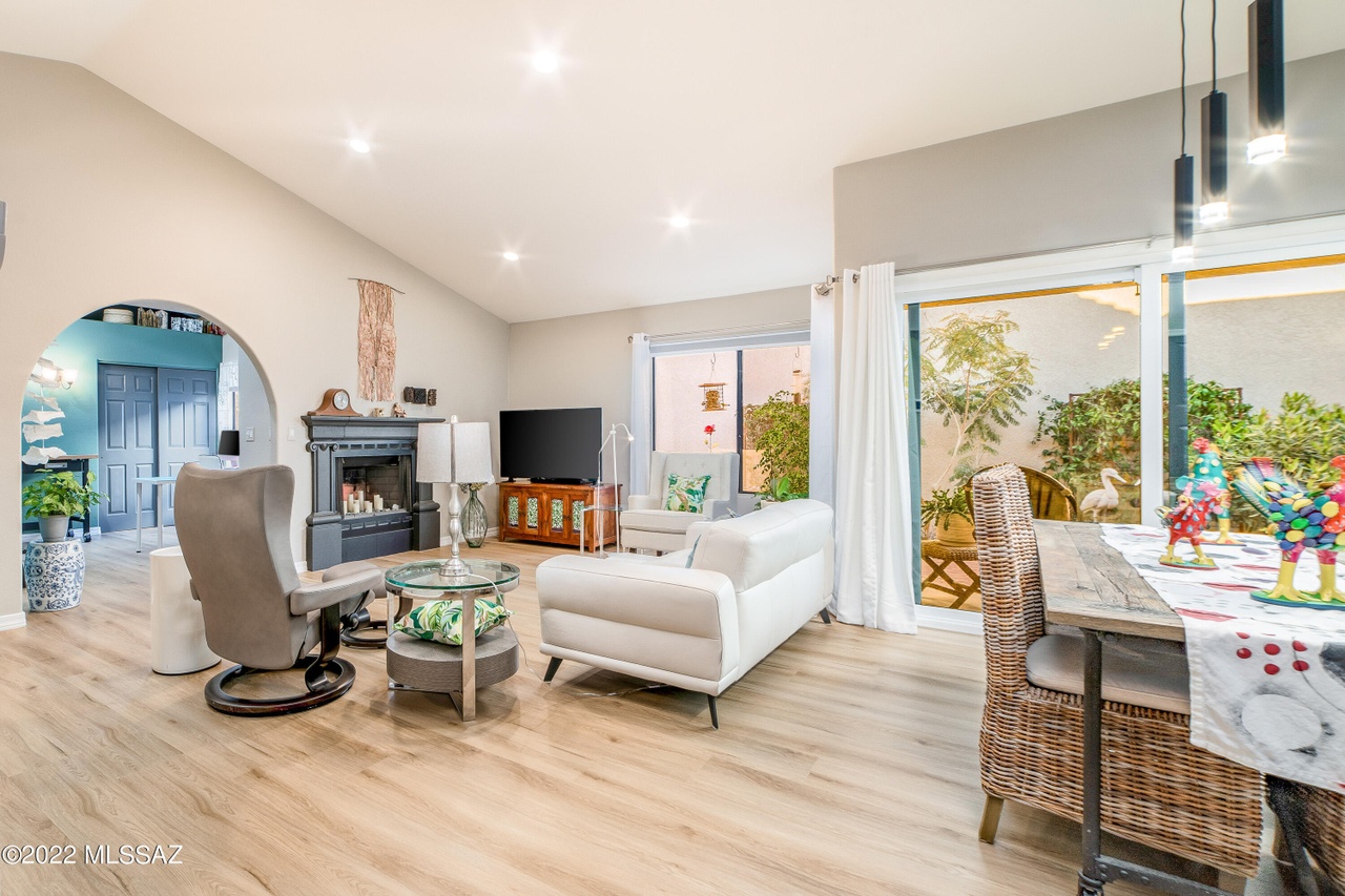 211 E Highcourte Ln, Oro Valley, AZ 85737 | MLS# 22204384 | Redfin