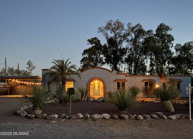Property at 945 W San Martin Dr, Tucson, AZ 85704, 4 beds, 2 baths