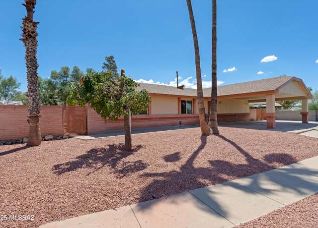 Property at 5199 S Carriage Hills Dr, Tucson, AZ 85746, 3 beds, 2 baths