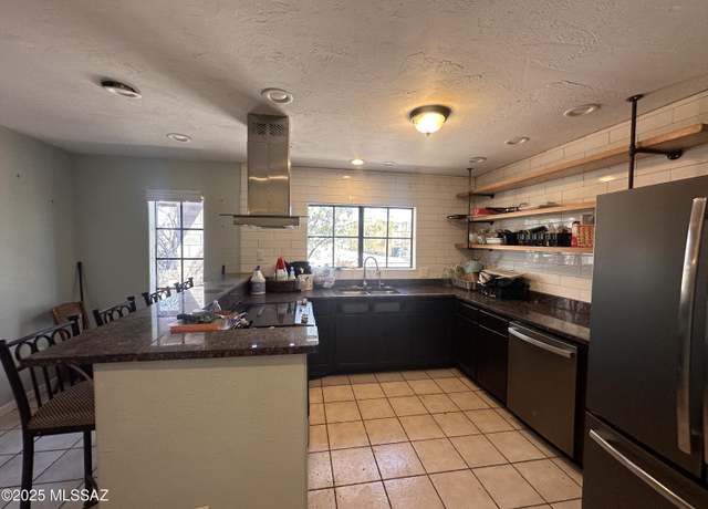 Property at 4351 W Goret Rd, Tucson, AZ 85745, 3 beds, 2.5 baths