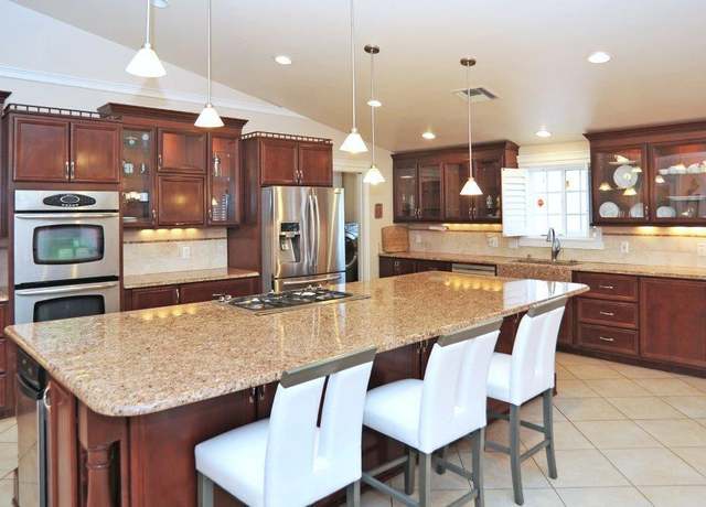 Property at 2541 E Kleindale Rd, Tucson, AZ 85716, 3 beds, 2.5 baths