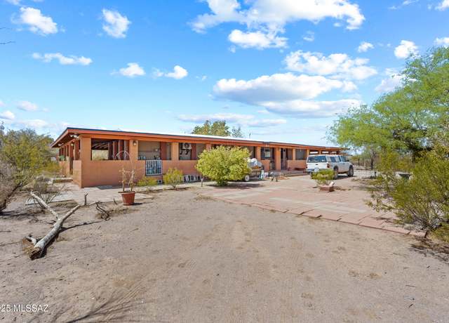 Property at 17490 W Fiddler Dr, Tucson, AZ 85735, 3 beds, 2 baths