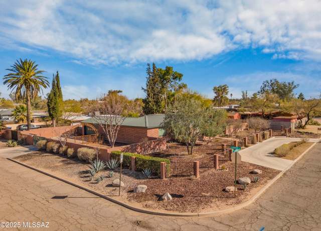 Property at 807 S Longfellow Ave, Tucson, AZ 85711, 2 beds, 2 baths