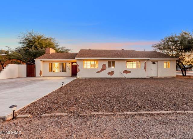 Property at 2502 E La Cienega Dr, Tucson, AZ 85716, 5 beds, 3 baths