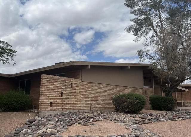 Property at 8742 E Vicksburg St, Tucson, AZ 85710, 5 beds, 3 baths