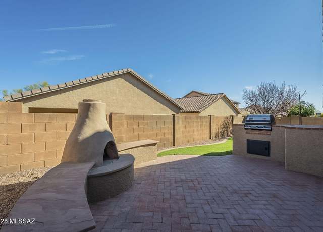 Property at 866 W Calle Valenciana, Sahuarita, AZ 85629, 3 beds, 2 baths