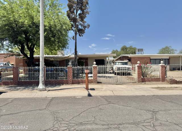 Property at 5466 S Santa Cruz Ave, Tucson, AZ 85706, 3 beds, 2 baths