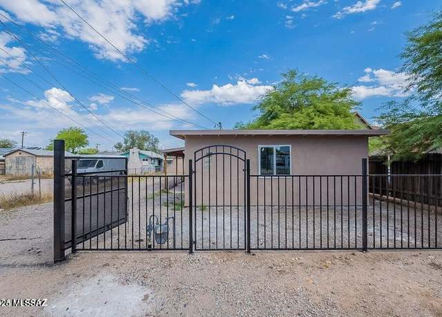 Property at 221 E Jacinto St, Tucson, AZ 85705, 6 beds, 2 baths