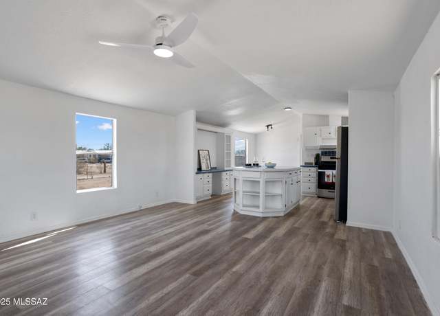 Property at 7697 N Steele Dr, Tucson, AZ 85743, 3 beds, 2 baths