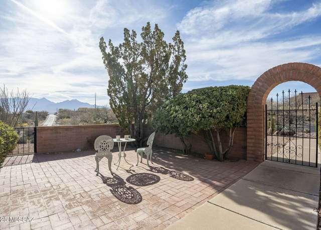 Property at 1380 W Via Del Petirrojo, Green Valley, AZ 85622, 2 beds, 2 baths