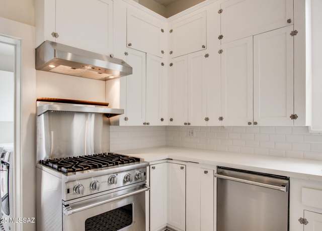 Property at 445 E University Blvd, Tucson, AZ 85705, 3 beds, 2 baths
