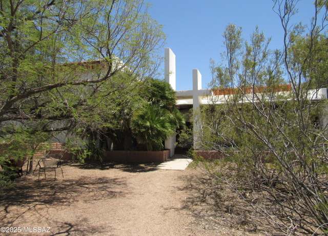 Property at 11985 N Cayce Ln, Casa Grande, AZ 85194, 5 beds, 3 baths