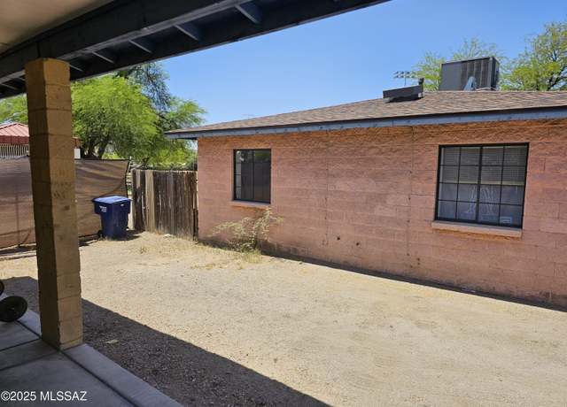 Property at 1030 N 13th Ave, Tucson, AZ 85705, 3 beds, 2 baths