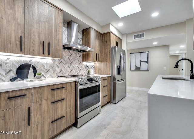 Property at 5530 N Camino Arenosa, Tucson, AZ 85718, 3 beds, 2 baths
