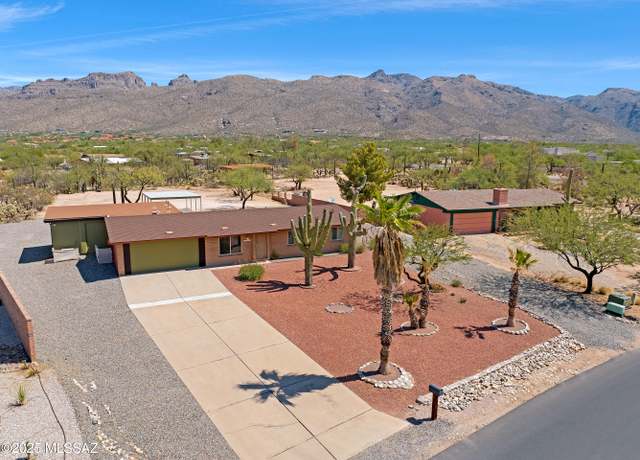 Property at 10273 E Rio De Oro Dr, Tucson, AZ 85749, 4 beds, 3 baths
