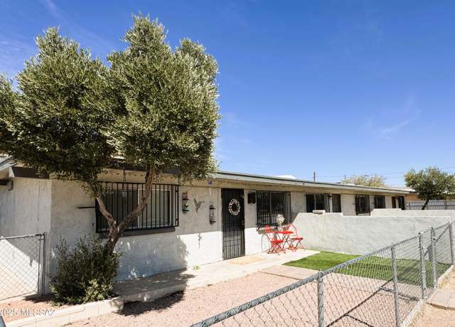 Property at 450 W Mabel St, Tucson, AZ 85705, 6 beds, 3 baths