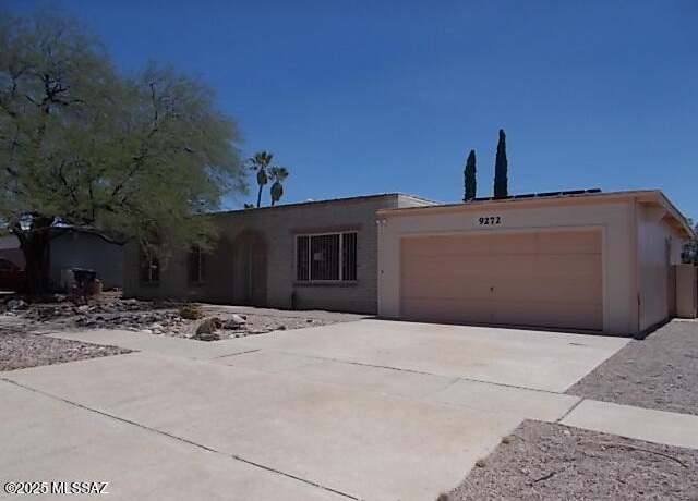 Property at 9272 E 29th St, Tucson, AZ 85710, 4 beds, 2 baths