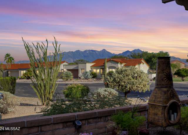 Property at 1672 W Circulo De La Pinata, Green Valley, AZ 85622, 2 beds, 2 baths