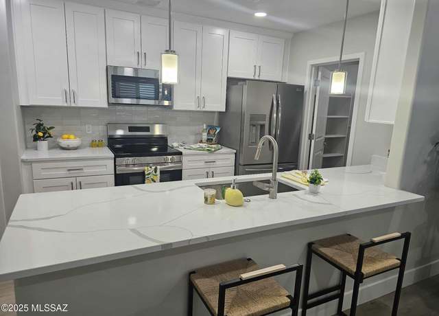 Property at 2020 E River Rd Unit 205, Tucson, AZ 85718, 2 beds, 2 baths