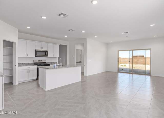 Property at 10430 W Guildford Ln, Marana, AZ 85653, 5 beds, 3 baths