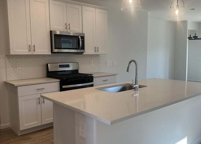 Property at 10411 W Granderson St, Marana, AZ 85653, 3 beds, 2 baths