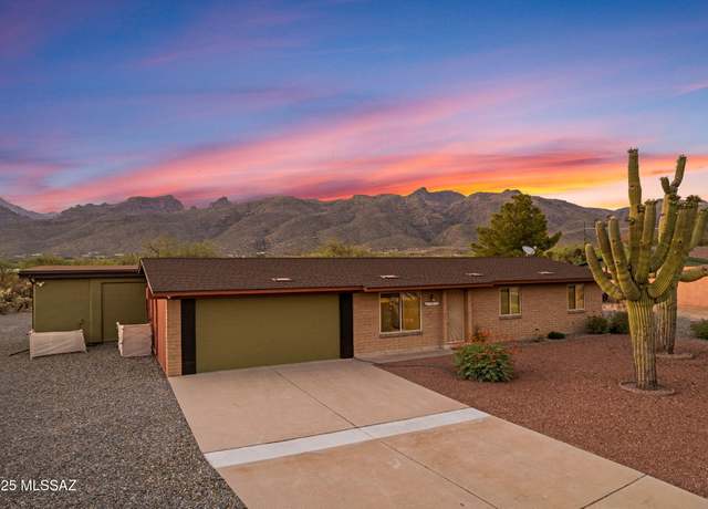 Property at 10273 E Rio De Oro Dr, Tucson, AZ 85749, 4 beds, 3 baths