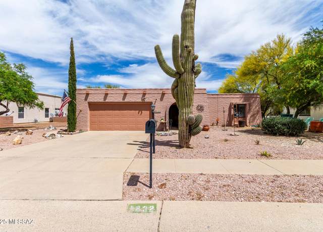 Property at 1232 N La Canoa, Green Valley, AZ 85614, 3 beds, 2 baths