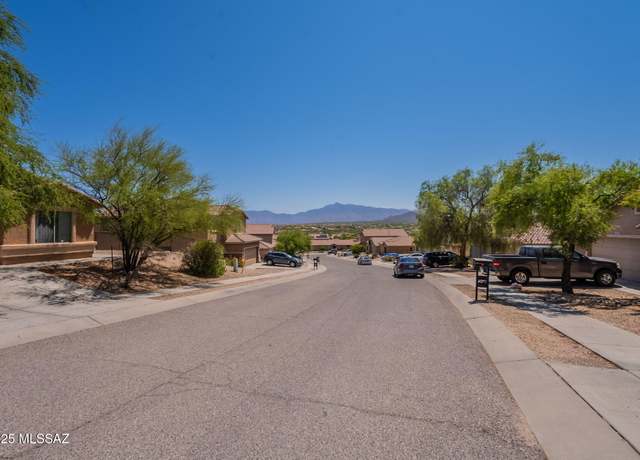 Property at 13218 E Mineta Ridge Dr, Vail, AZ 85641, 4 beds, 2.5 baths