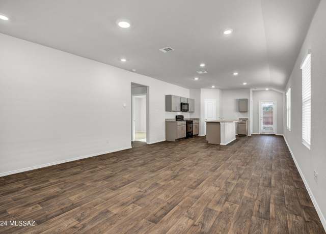 Property at 6108 E Black Caviar Pl, Tucson, AZ 85756, 3 beds, 2 baths