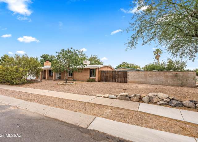 Property at 7595 N Rasmussen Ave, Tucson, AZ 85741, 3 beds, 2 baths