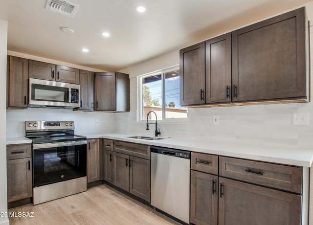 Property at 217 W Calle Antonia, Tucson, AZ 85706, 3 beds, 2 baths