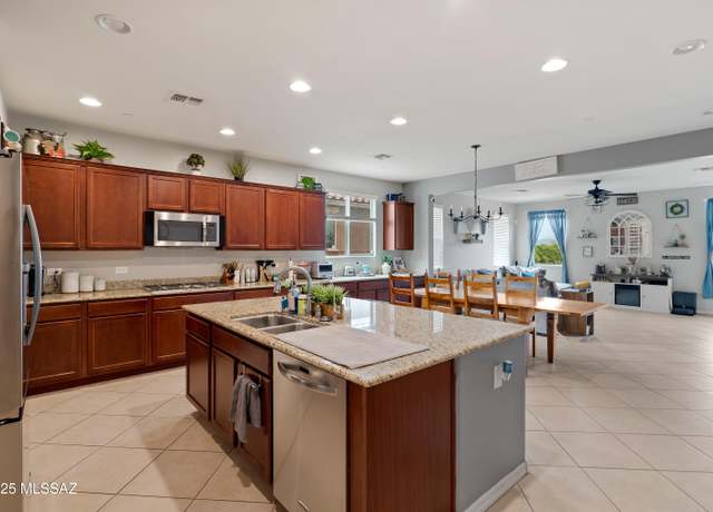 Property at 9509 S Quiet Dove Dr, Tucson, AZ 85747, 4 beds, 2.5 baths
