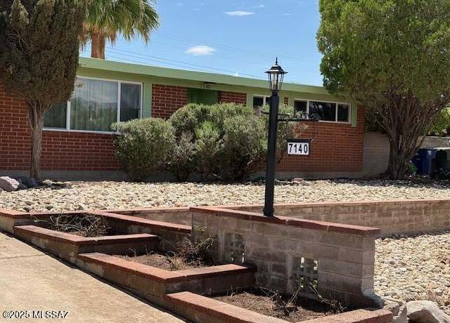 Property at 7140 E 28th St, Tucson, AZ 85710, 3 beds, 2 baths