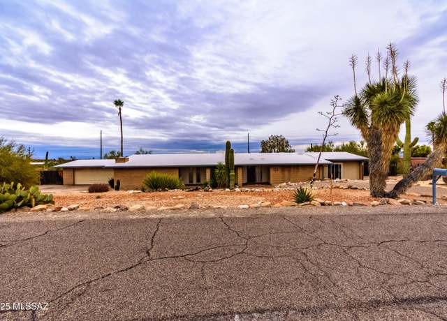 Property at 1312 E Thunderhead Cir, Tucson, AZ 85718, 4 beds, 2 baths