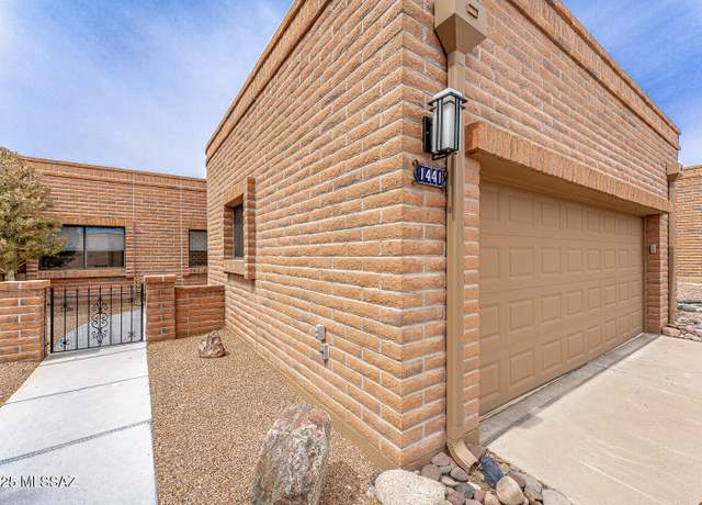 Property at 1441 W Via De La Gloria, Green Valley, AZ 85622, 2 beds, 2 baths