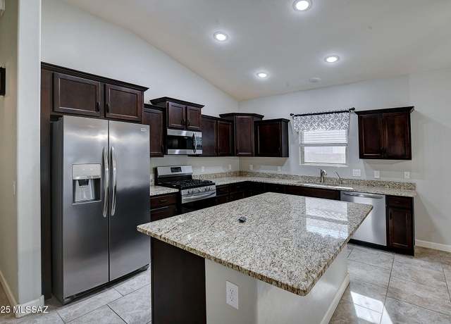 Property at 420 S Courts Redford Dr, Vail, AZ 85641, 3 beds, 2.5 baths