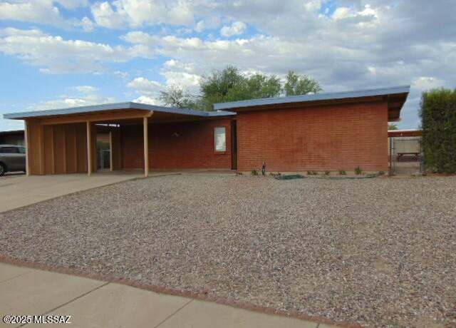 Property at 6940 N Galaxy Pl, Tucson, AZ 85741, 3 beds, 2 baths