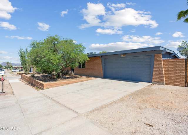 Property at 3632 W Horizon Hills Dr, Tucson, AZ 85741, 4 beds, 2 baths