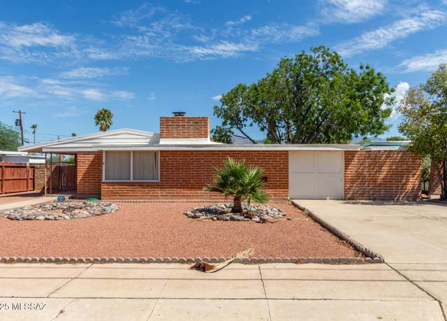 Property at 5525 E Mabel St, Tucson, AZ 85712, 3 beds, 2 baths