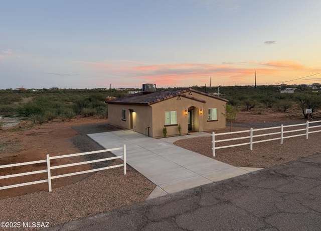 Property at 104 Escocia Ct, Rio Rico, AZ 85648, 3 beds, 2 baths