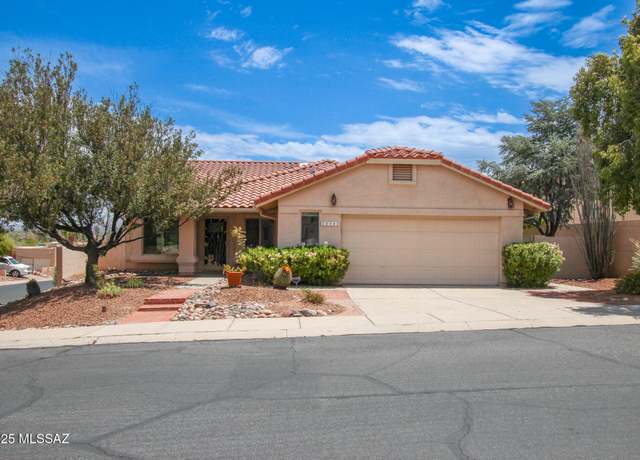 Property at 10000 N Laurelwood Dr, Oro Valley, AZ 85737, 3 beds, 2 baths