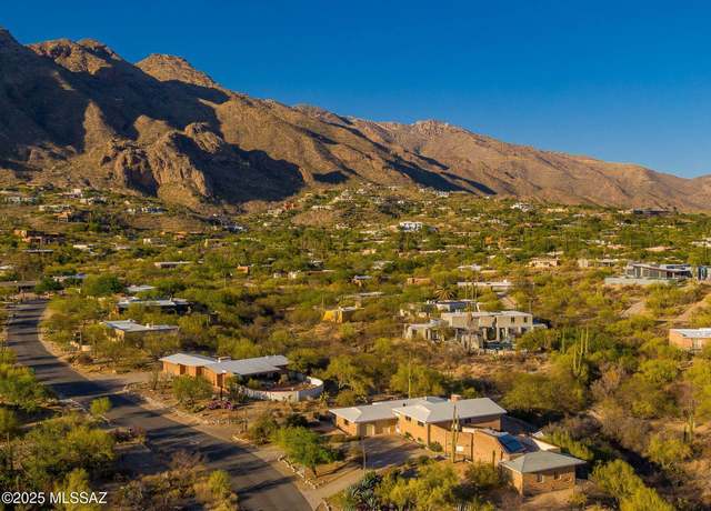 Property at 6532 N Cibola Ave, Tucson, AZ 85718, 6 beds, 4 baths