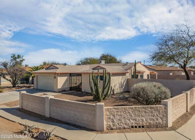 Property at 1747 W Greenleaf Dr, Tucson, AZ 85746, 3 beds, 2 baths