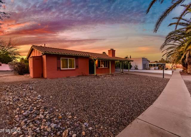 Property at 285 E Los Rincones, Green Valley, AZ 85614, 2 beds, 2 baths