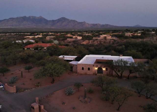 Property at 909 W Mission Twin Buttes Rd, Green Valley, AZ 85622, 4 beds, 3 baths