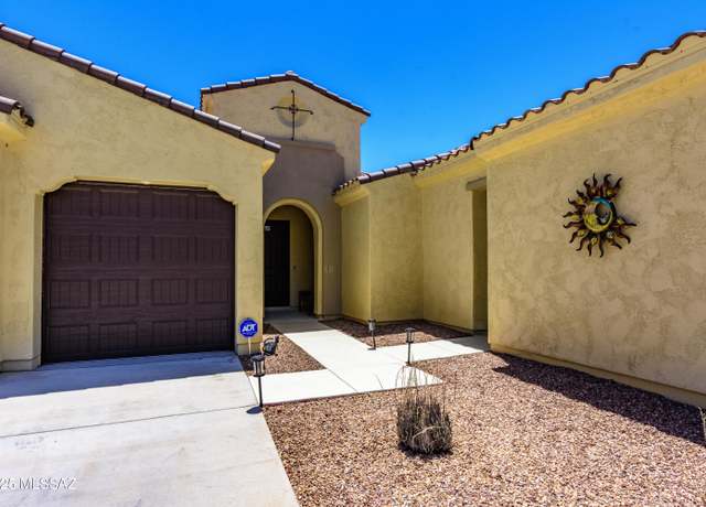 Property at 2324 E Dream Catcher Dr, Green Valley, AZ 85614, 3 beds, 3.5 baths